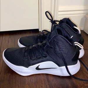 Women’s Nike Tennis Shoes